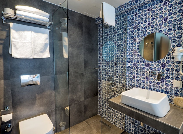 Imagen de la habitación del Hotel Alilass. Foto 10