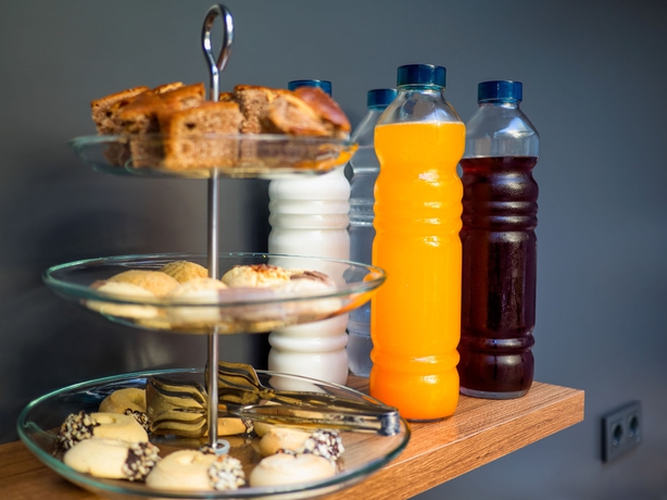 Imagen del bar/restaurante del Hotel Alilass. Foto 5