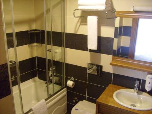 Imagen de la habitación del Hotel Almina Park. Foto 3