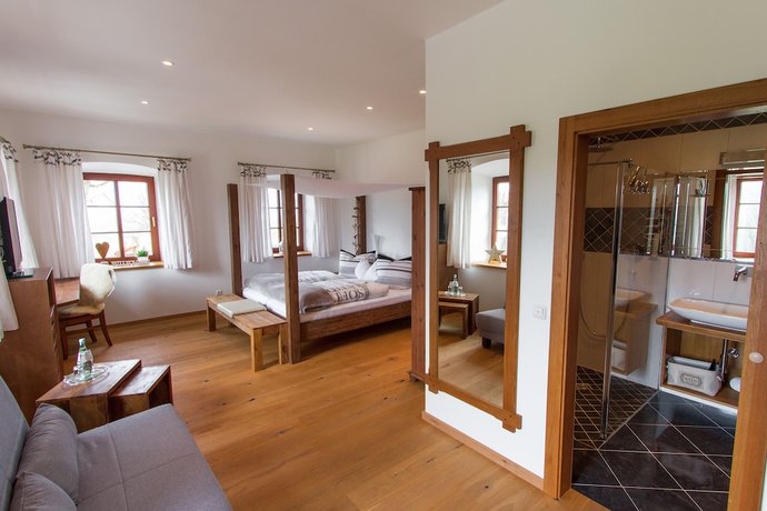 Imagen de la habitación del Hotel Alpenblick, Riedering. Foto 3