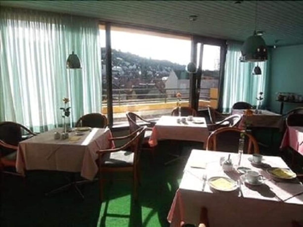 Imagen del bar/restaurante del Hotel Alpha. Foto 2