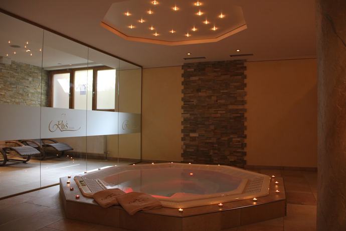 Imagen de la piscina del Hotel Alpina Ros Demming. Foto 15