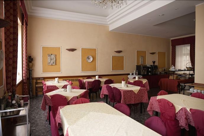 Imagen del bar/restaurante del Hotel Altavilla. Foto 2