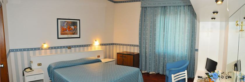 Imagen de la habitación del Hotel Altavilla. Foto 6