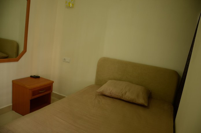 Imagen de la habitación del Hotel Alyans. Foto 4