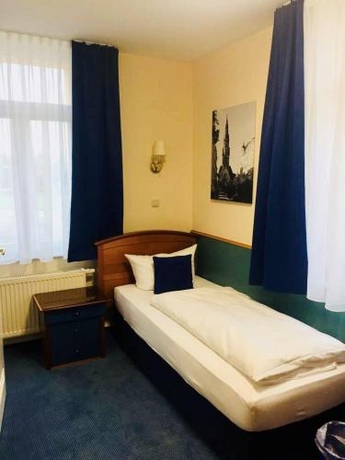 Imagen de la habitación del Hotel Am Bayrischen Platz. Foto 10