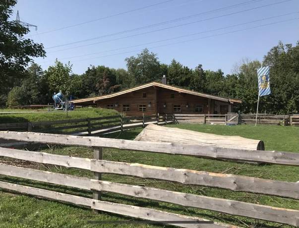 Imagen de los exteriores del Hotel Am Interpark. Foto 16