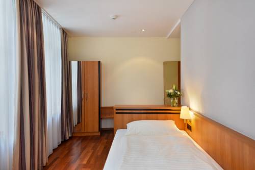 Imagen de la habitación del Hotel Amadeo. Foto 5