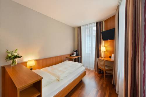 Imagen de la habitación del Hotel Amadeo. Foto 6