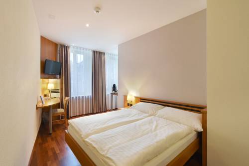 Imagen de la habitación del Hotel Amadeo. Foto 7
