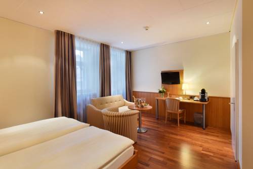 Imagen de la habitación del Hotel Amadeo. Foto 12