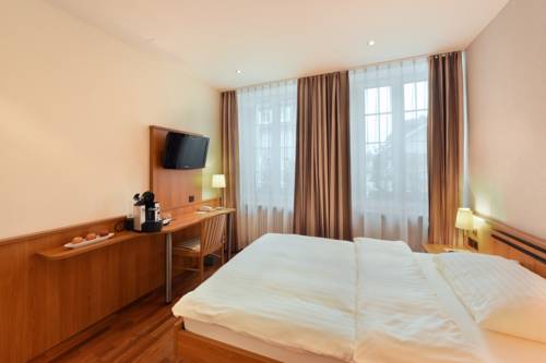 Imagen de la habitación del Hotel Amadeo. Foto 13