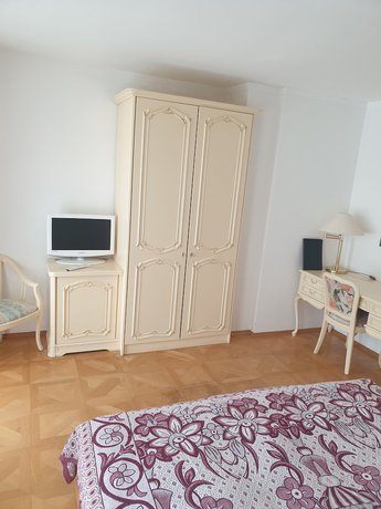 Imagen de la habitación del Hotel Amelia. Foto 10