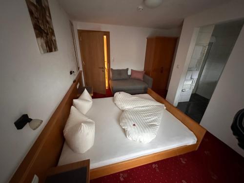 Imagen de la habitación del Hotel Andrea, Zams. Foto 11