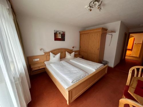 Imagen de la habitación del Hotel Andrea, Zams. Foto 14