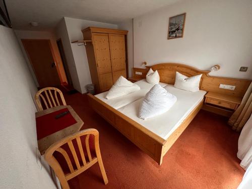 Imagen de la habitación del Hotel Andrea, Zams. Foto 17