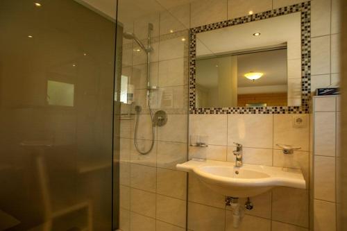 Imagen de la habitación del Hotel Andrea, Zams. Foto 20