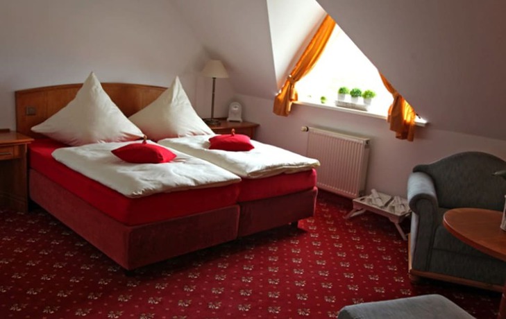 Imagen de la habitación del Hotel Antares. Foto 13