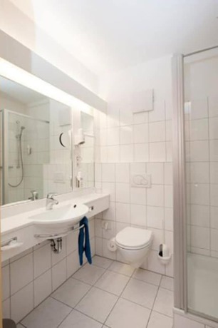 Imagen de la habitación del Hotel Aquamarin. Foto 5
