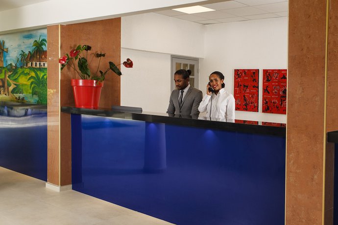 Imagen de los interiores del Hotel Arawak Beach Resort. Foto 14