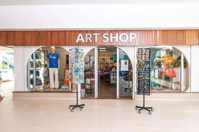 Imagen de los interiores del Hotel Arawak Beach Resort. Foto 19