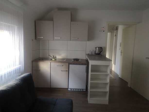 Imagen de la habitación del Hotel Ari. Foto 9