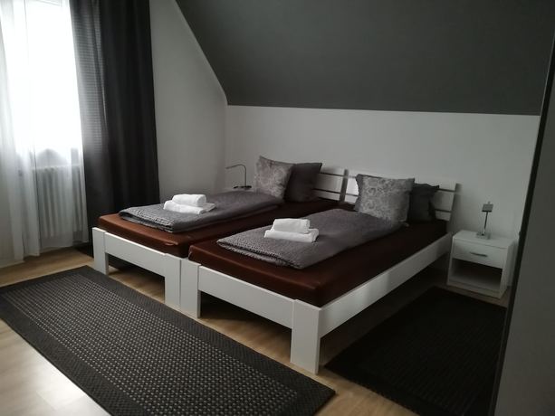 Imagen de la habitación del Hotel Ari. Foto 13