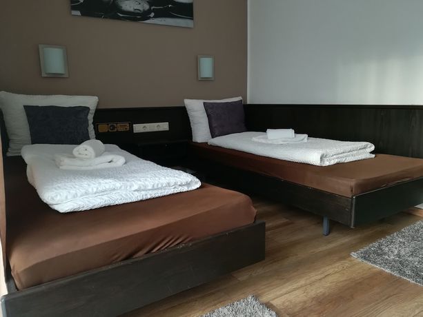 Imagen de la habitación del Hotel Ari. Foto 15