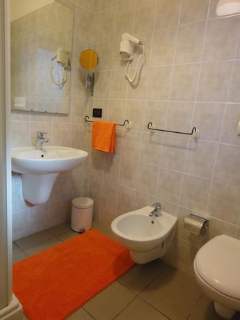 Imagen de la habitación del Hotel Arimannia. Foto 5