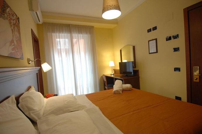 Imagen de la habitación del Hotel Arimannia. Foto 7