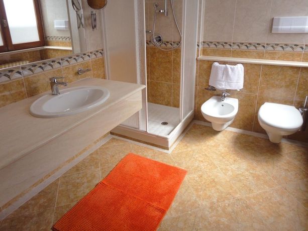 Imagen de la habitación del Hotel Arimannia. Foto 9