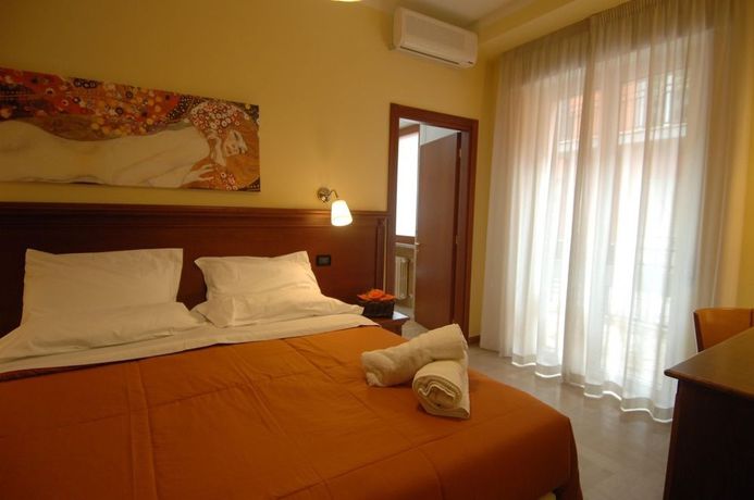 Imagen de la habitación del Hotel Arimannia. Foto 10