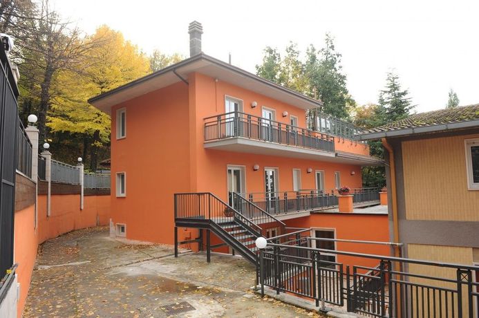Imagen de la habitación del Hotel Arimannia. Foto 15