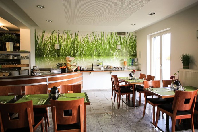 Imagen del bar/restaurante del Hotel Arina. Foto 3
