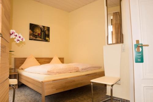 Imagen de la habitación del Hotel Arns. Foto 8