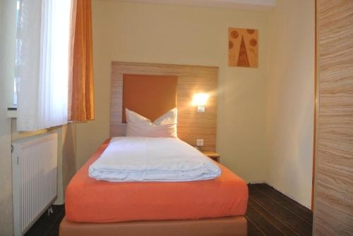 Imagen de la habitación del Hotel Art-ambiente. Foto 7