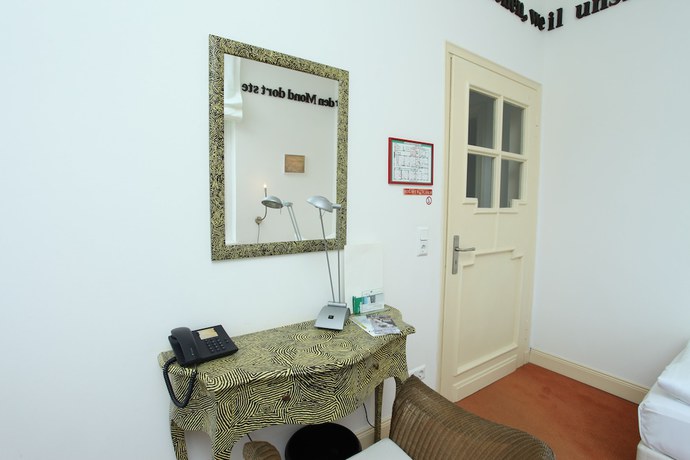 Imagen de la habitación del Hotel Artgenossen. Foto 12