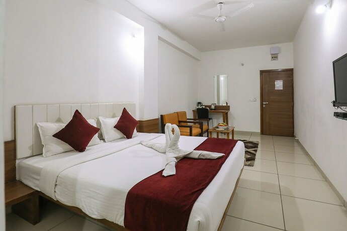 Imagen de la habitación del Hotel Ashray Inn Express. Foto 8