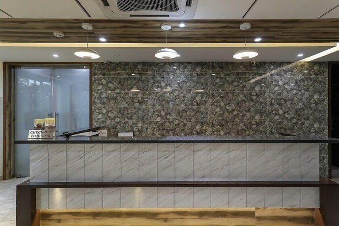 Imagen de los interiores del Hotel Ashray Inn Express. Foto 13