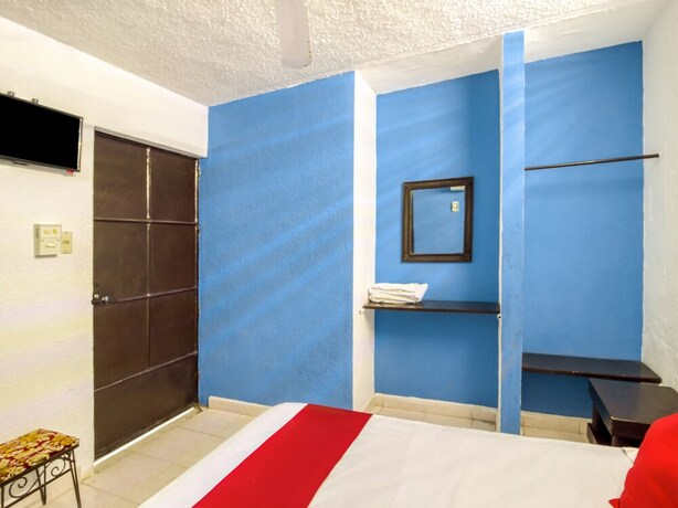 Imagen de la habitación del Hotel Aventura. Foto 11