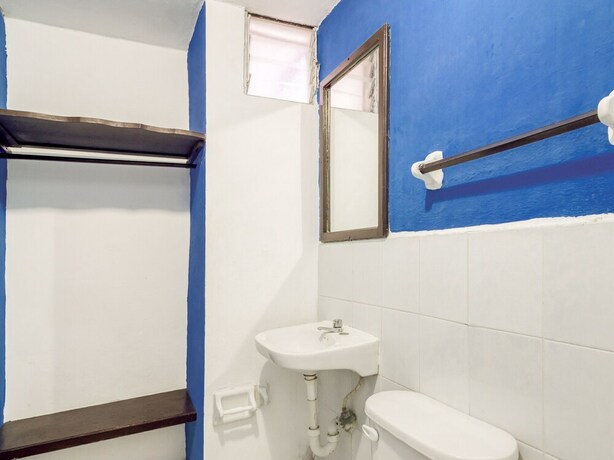 Imagen de la habitación del Hotel Aventura. Foto 12