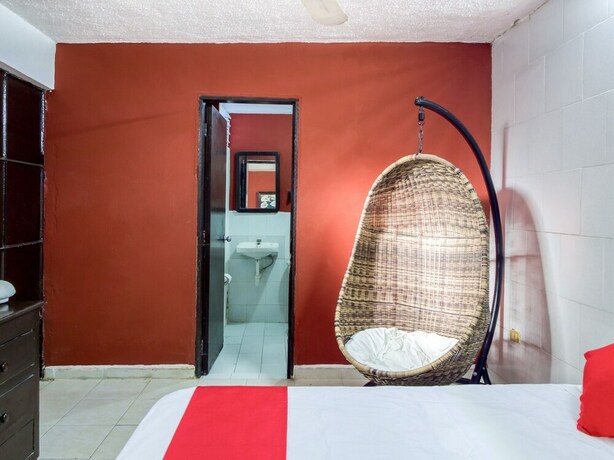 Imagen de la habitación del Hotel Aventura. Foto 13