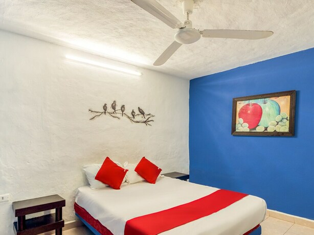 Imagen de la habitación del Hotel Aventura. Foto 16