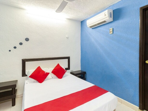 Imagen de la habitación del Hotel Aventura. Foto 17