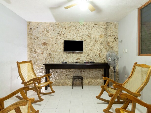 Imagen de los interiores del Hotel Aventura. Foto 19