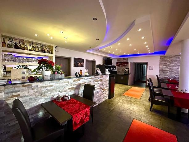 Imagen del bar/restaurante del Hotel Ayhan. Foto 2