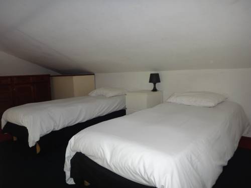 Imagen de la habitación del Hotel B Lodge. Foto 9