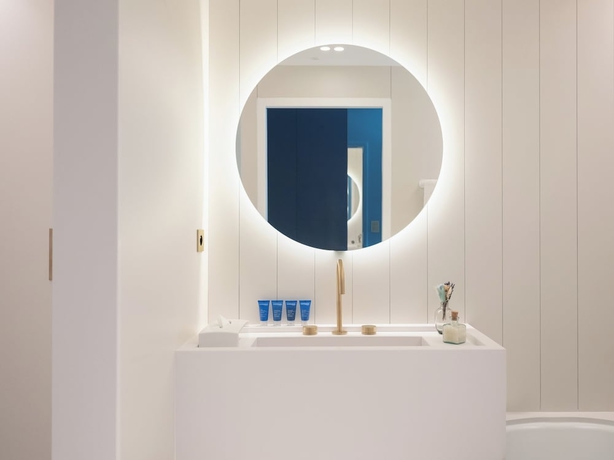 Imagen de la habitación del Hotel BLEU. Foto 16