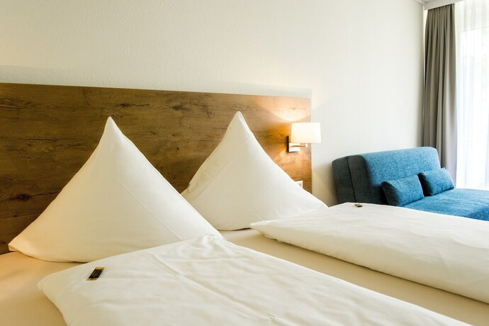 Imagen de la habitación del Hotel Bad D&uuml;rkheim. Foto 19