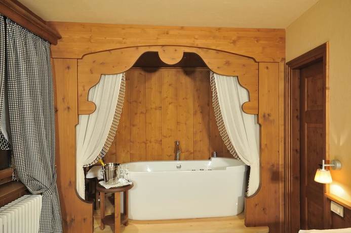 Imagen de la habitación del Hotel Baita Fiorita. Foto 10